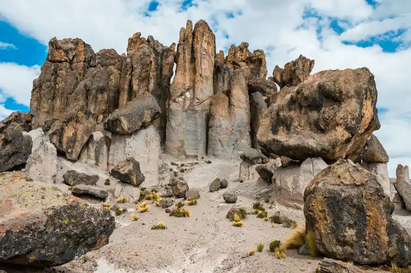 Ruta Catarata de Pillones y bosque de piedras de Imata - full day